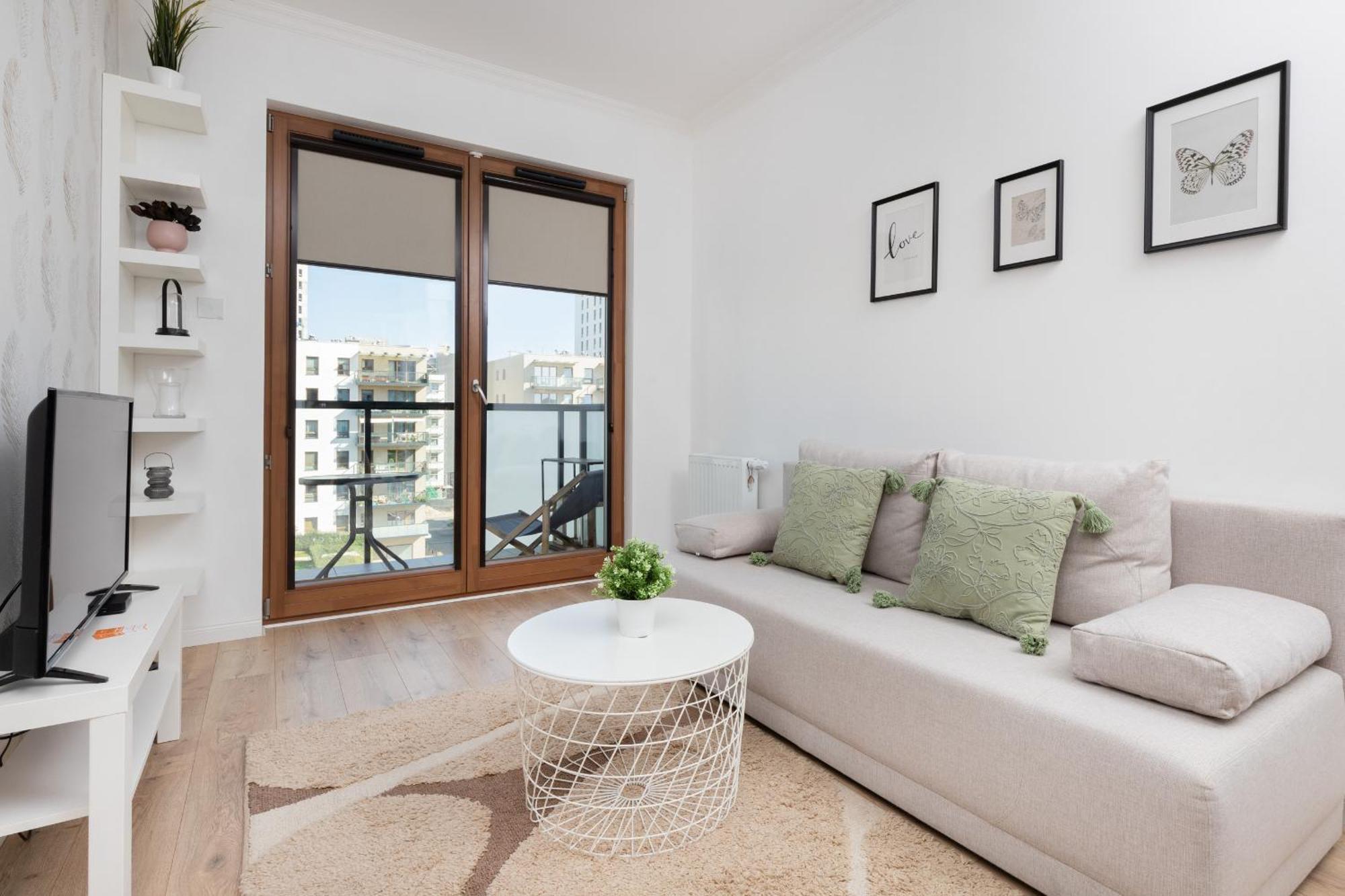 Starowiejska With Balcony Next To Arena Stadium By Renters Appartamento *