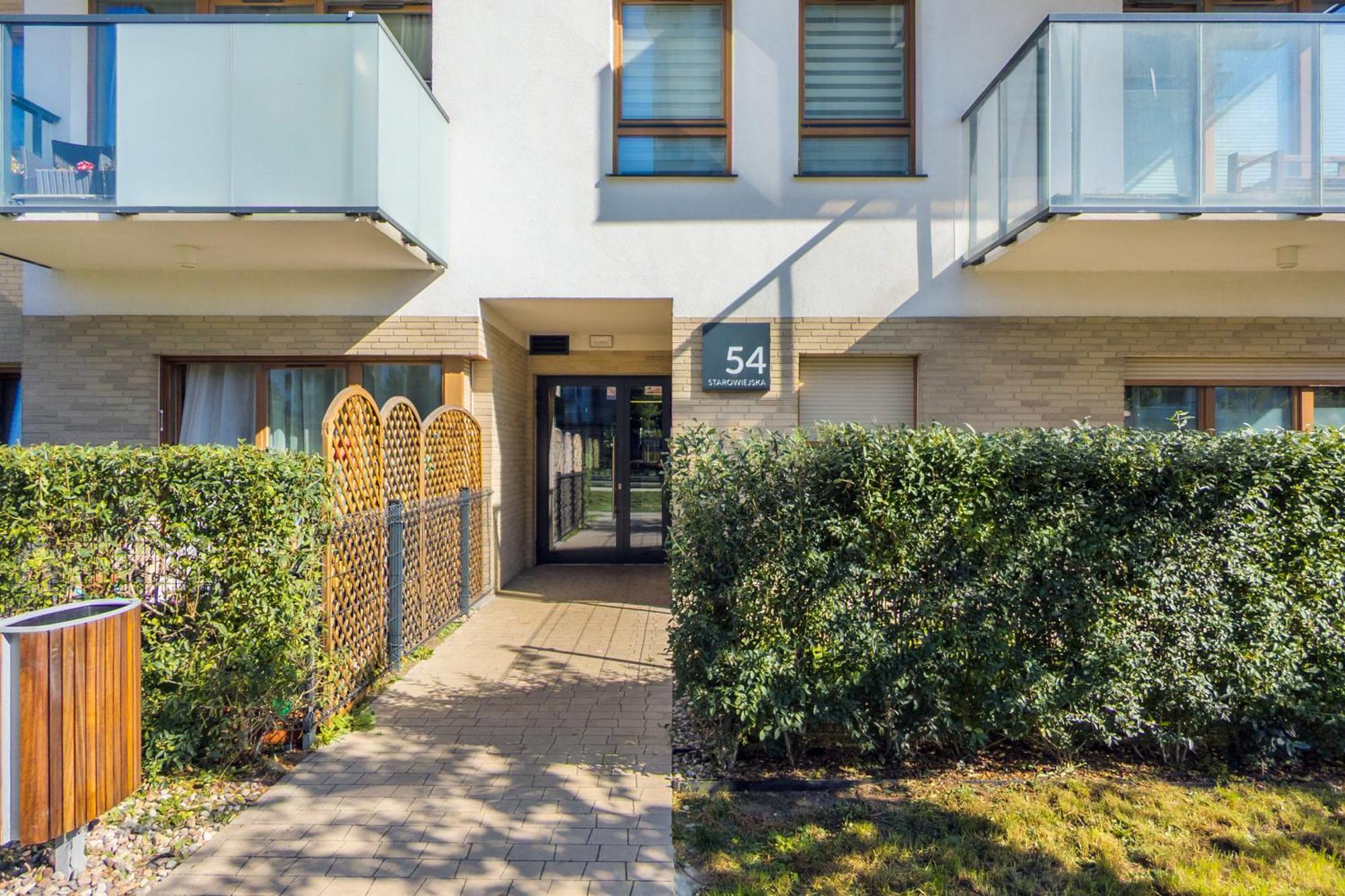 Starowiejska With Balcony Next To Arena Stadium By Renters Appartamento